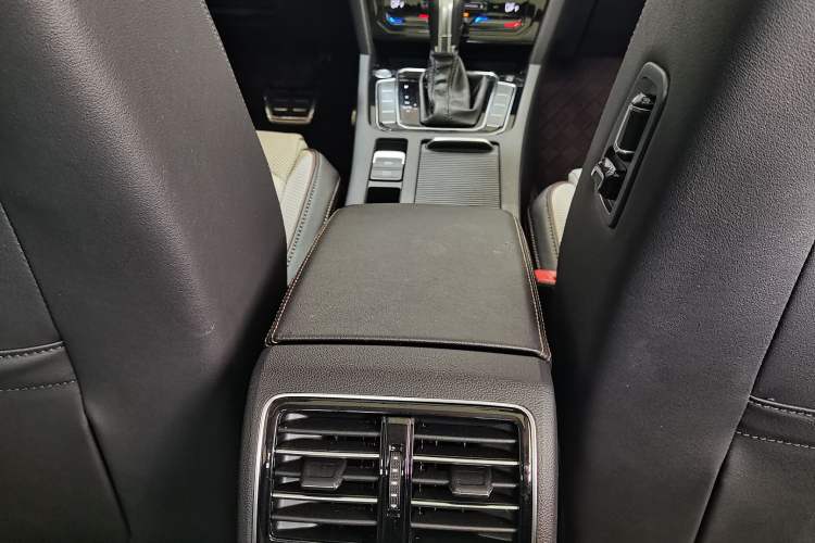 Used Volkswagen Magotan 2023 2 Million Units Commemorative Edition 330TSI DSG Luxury Version Interior 5
