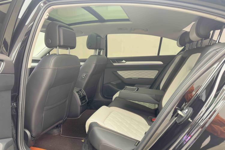 Used Volkswagen Magotan 2023 2 Million Units Commemorative Edition 330TSI DSG Luxury Version Interior 5
