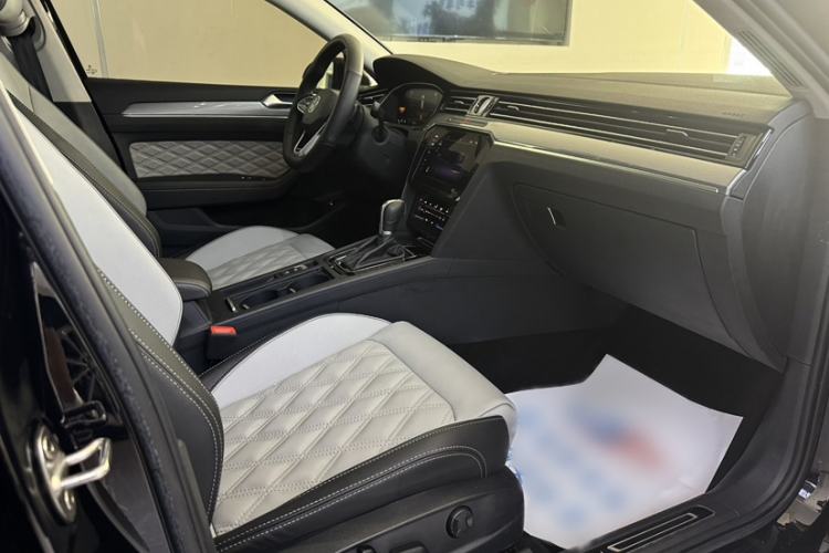 Used Volkswagen Magotan 2023 2 Million Units Limited Edition 330TSI DSG Leading Version Interior 5