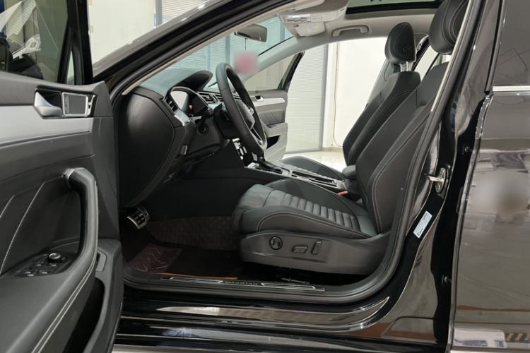 Used Volkswagen Magotan 2023 2 Million Units Limited-Edition 280TSI DSG Comfort Version Interior 5