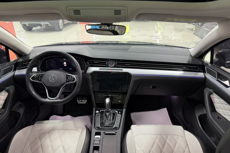 Used Volkswagen Magotan 2023 2 Million Units Commemorative Edition 330TSI DSG Luxury Version Interior 6