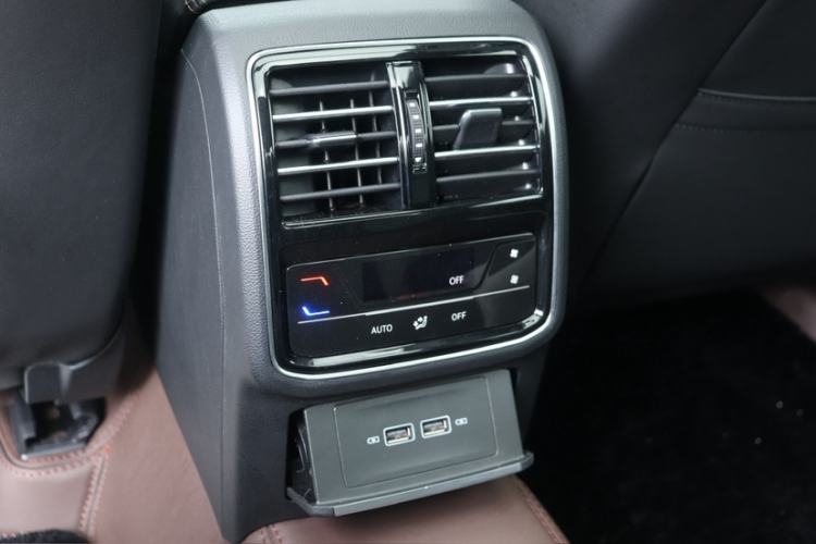 Used Volkswagen Magotan 2023 2 Million Units Commemorative Edition 330TSI DSG Luxury Version Interior 6
