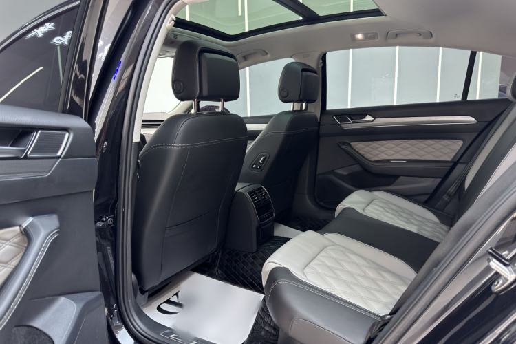 Used Volkswagen Magotan 2023 2 Million Units Limited Edition 330TSI DSG Leading Version Interior 6