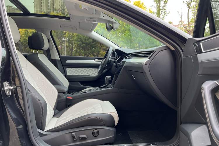 Used Volkswagen Magotan 2023 2 Million Units Commemorative Edition 330TSI DSG Luxury Version Interior 6