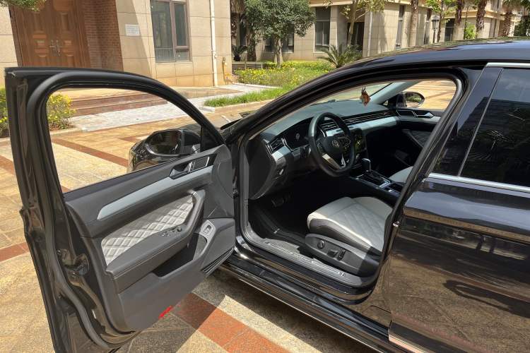 Used Volkswagen Magotan 2023 2 Million Units Commemorative Edition 330TSI DSG Luxury Version Interior 7