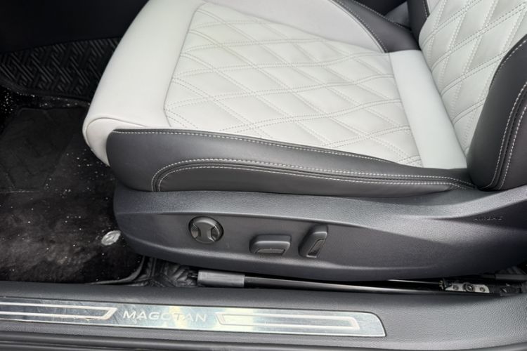 Used Volkswagen Magotan 2023 2 Million Units Limited Edition 330TSI DSG Leading Version Interior 7