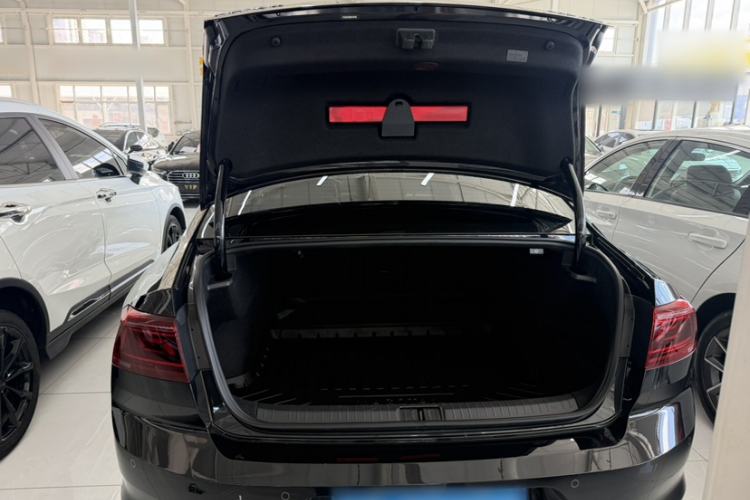 Used Volkswagen Magotan 2023 2 Million Units Commemorative Edition 330TSI DSG Luxury Version Interior 7