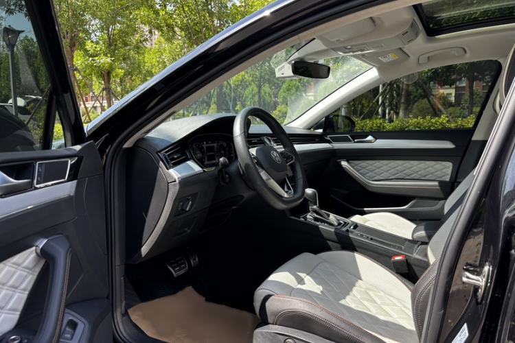 Used Volkswagen Magotan 2023 2 Million Units Commemorative Edition 330TSI DSG Luxury Version Interior 7