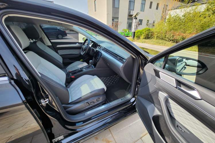 Used Volkswagen Magotan 2023 2 Million Units Limited Edition 330TSI DSG Leading Version Interior 8