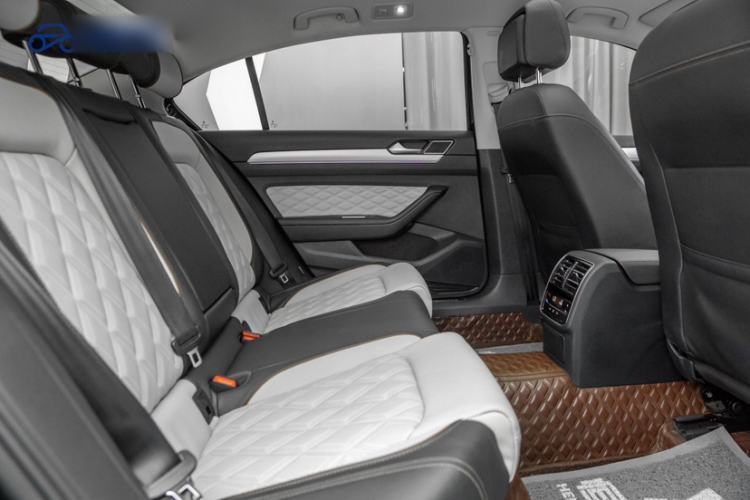 Used Volkswagen Magotan 2023 2 Million Units Commemorative Edition 330TSI DSG Luxury Version Interior 8