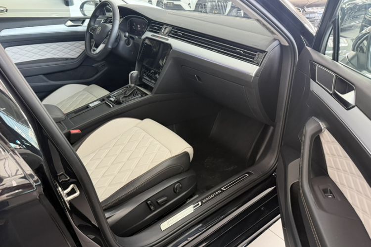 Used Volkswagen Magotan 2023 2 Million Units Commemorative Edition 330TSI DSG Luxury Version Interior 8