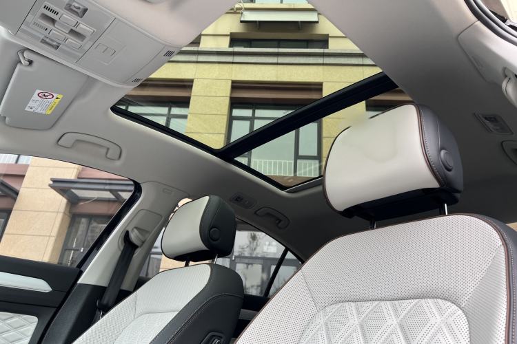 Used Volkswagen Magotan 2023 2 Million Units Commemorative Edition 330TSI DSG Luxury Version Interior 8