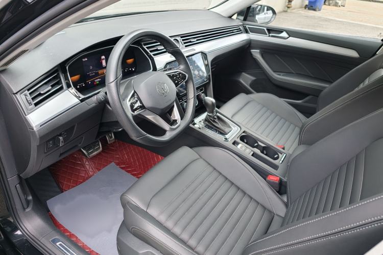 Used Volkswagen Magotan 2023 2 Million Units Limited-Edition 280TSI DSG Comfort Version Interior 9