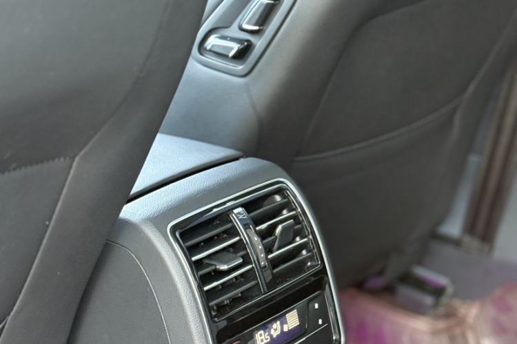 Used Volkswagen Magotan 2023 2 Million Units Commemorative Edition 330TSI DSG Luxury Version Interior 9