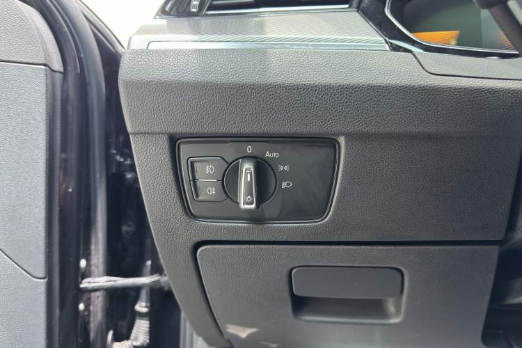 Used Volkswagen Magotan 2023 2 Million Units Limited Edition 330TSI DSG Leading Version Interior 9