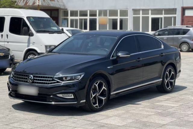 Ojetý Volkswagen Magotan 2023 2 Million Units Commemorative Edition 330TSI DSG Luxury Version