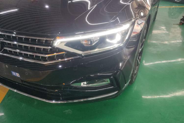 Used Volkswagen Magotan 2023 2 Million Units Commemorative Edition 330TSI DSG Luxury Version Left Front Headlight