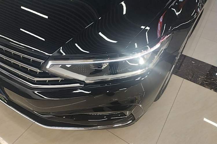 Used Volkswagen Magotan 2023 2 Million Units Limited-Edition 280TSI DSG Comfort Version Left Front Headlight