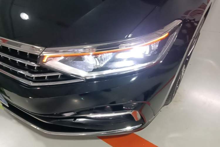 Used Volkswagen Magotan 2023 2 Million Units Limited Edition 330TSI DSG Leading Version Left Front Headlight
