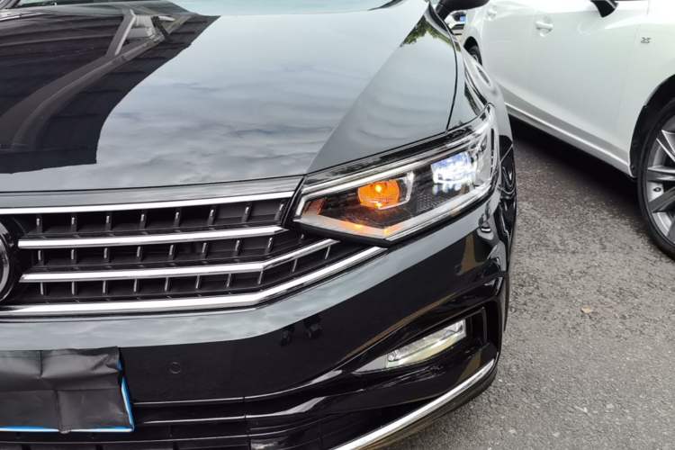 Used Volkswagen Magotan 2023 2 Million Units Limited Edition 330TSI DSG Leading Version Left Front Headlight