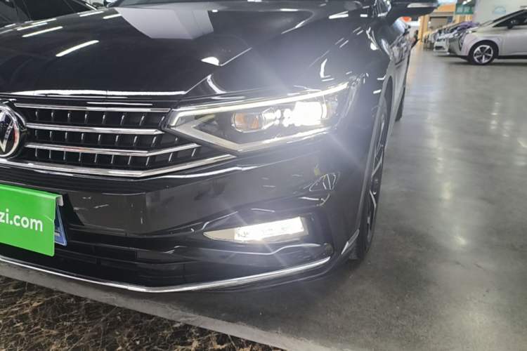 Used Volkswagen Magotan 2023 2 Million Units Limited Edition 330TSI DSG Leading Version Left Front Headlight