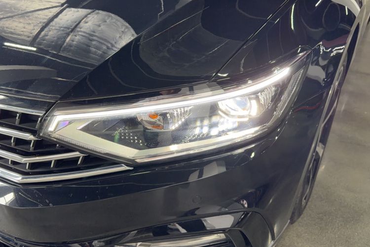 Used Volkswagen Magotan 2023 2 Million Units Commemorative Edition 330TSI DSG Luxury Version Left Front Headlight