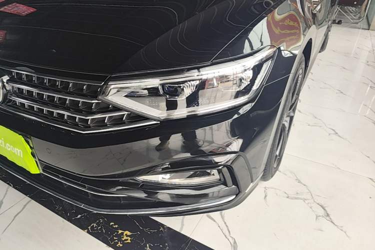 Used Volkswagen Magotan 2023 2 Million Units Commemorative Edition 330TSI DSG Luxury Version Left Front Headlight