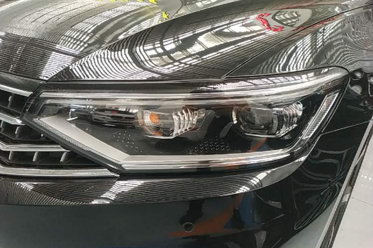 Used Volkswagen Magotan 2023 2 Million Units Limited Edition 330TSI DSG Leading Version Left Front Headlight