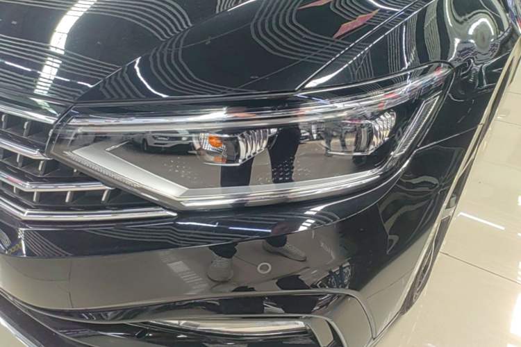 Used Volkswagen Magotan 2023 2 Million Units Limited Edition 330TSI DSG Leading Version Left Front Headlight