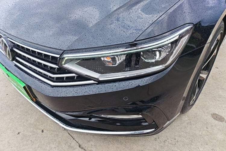 Used Volkswagen Magotan 2023 2 Million Units Commemorative Edition 330TSI DSG Luxury Version Left Front Headlight