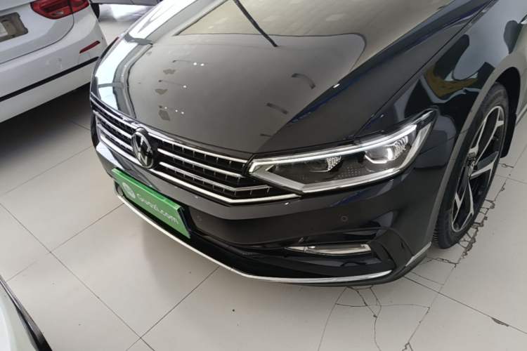 Used Volkswagen Magotan 2023 2 Million Units Commemorative Edition 330TSI DSG Luxury Version Left Front Headlight