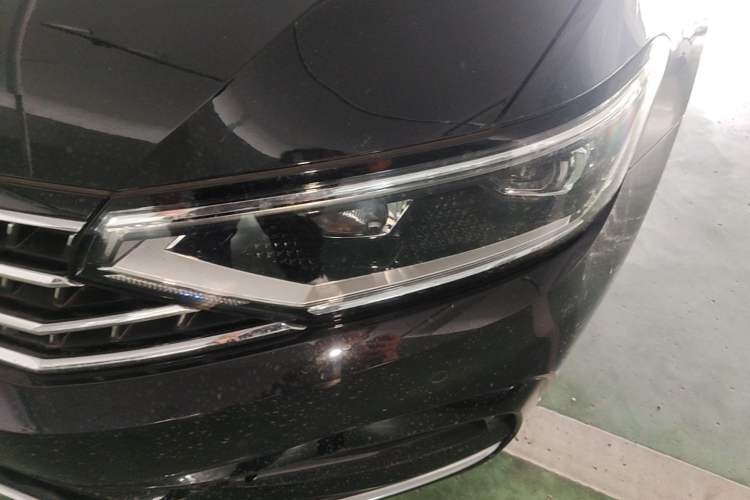Used Volkswagen Magotan 2023 2 Million Units Commemorative Edition 330TSI DSG Luxury Version Left Front Headlight