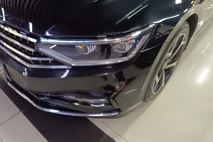 Used Volkswagen Magotan 2023 2 Million Units Limited Edition 280TSI DSG Leading Version Left Front Headlight