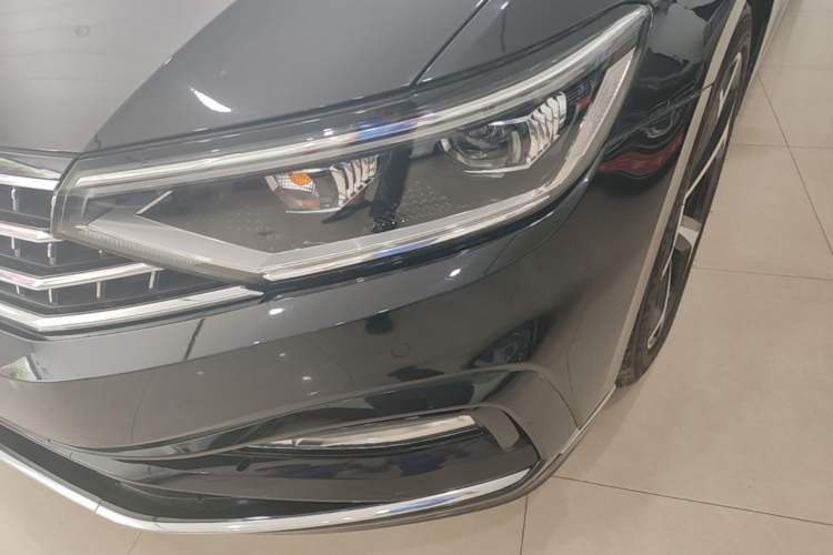 Used Volkswagen Magotan 2023 2 Million Units Commemorative Edition 330TSI DSG Luxury Version Left Front Headlight