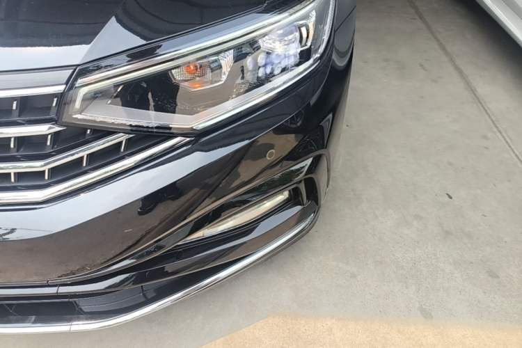 Used Volkswagen Magotan 2023 2 Million Units Commemorative Edition 330TSI DSG Luxury Version Left Front Headlight