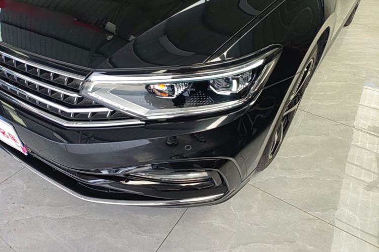 Used Volkswagen Magotan 2023 2 Million Units Commemorative Edition 330TSI DSG Luxury Version Left Front Headlight