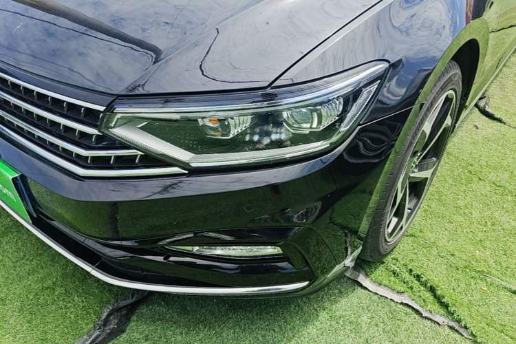 Used Volkswagen Magotan 2023 2 Million Units Limited Edition 280TSI DSG Leading Version Left Front Headlight