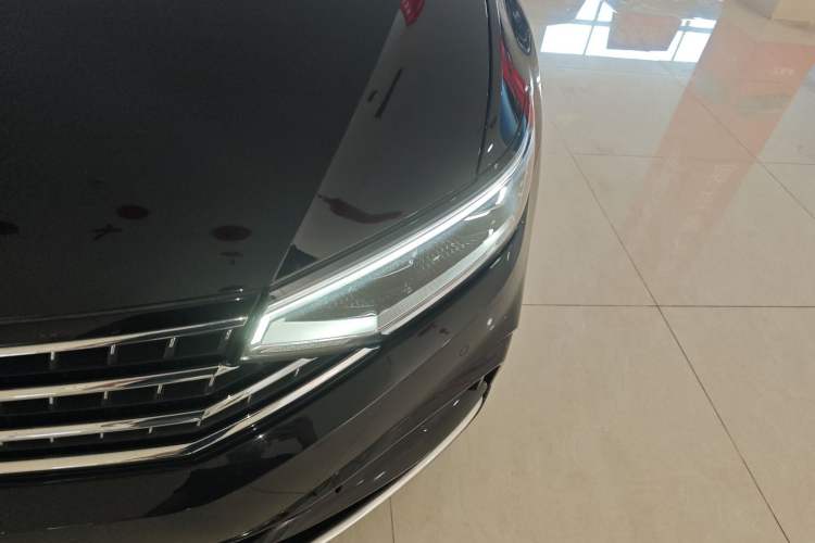 Used Volkswagen Magotan 2023 2 Million Units Limited Edition 330TSI DSG Leading Version Left Front Headlight