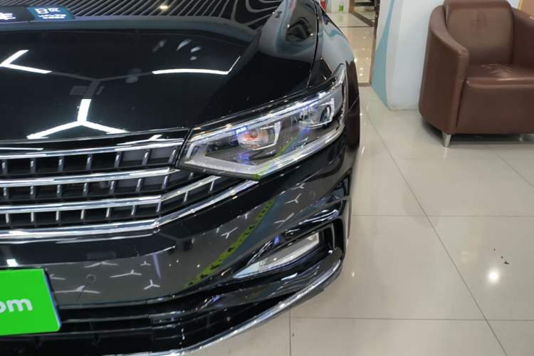Used Volkswagen Magotan 2023 2 Million Units Limited Edition 330TSI DSG Leading Version Left Front Headlight