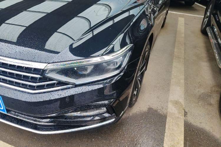 Used Volkswagen Magotan 2023 2 Million Units Commemorative Edition 330TSI DSG Luxury Version Left Front Headlight