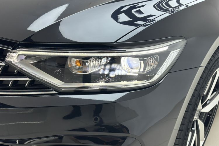 Used Volkswagen Magotan 2023 2 Million Units Commemorative Edition 330TSI DSG Luxury Version Left Front Headlight