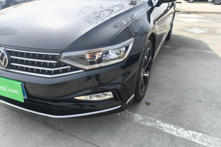 Used Volkswagen Magotan 2023 2 Million Units Limited Edition 330TSI DSG Leading Version Left Front Headlight