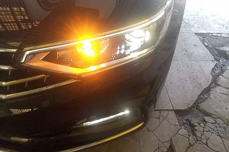 Used Volkswagen Magotan 2023 2 Million Units Commemorative Edition 330TSI DSG Luxury Version Left Front Headlight