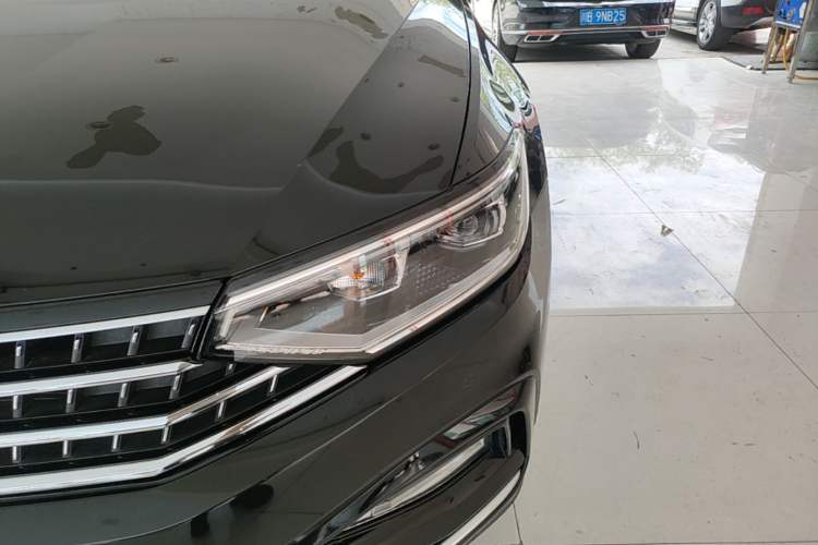 Used Volkswagen Magotan 2023 2 Million Units Limited-Edition 280TSI DSG Comfort Version Left Front Headlight