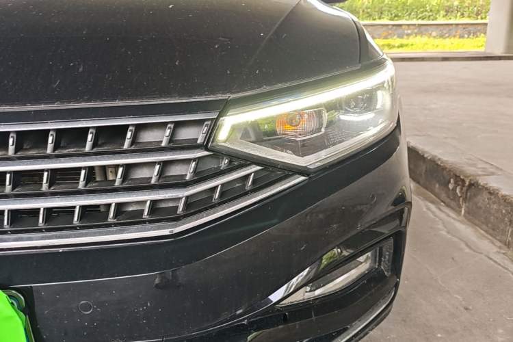 Used Volkswagen Magotan 2023 2 Million Units Limited Edition 330TSI DSG Leading Version Left Front Headlight