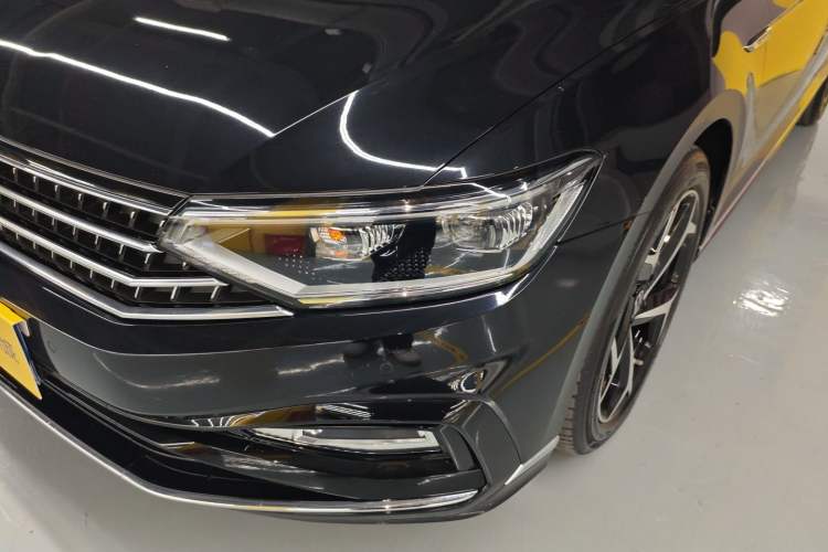 Used Volkswagen Magotan 2023 2 Million Units Commemorative Edition 330TSI DSG Luxury Version Left Front Headlight