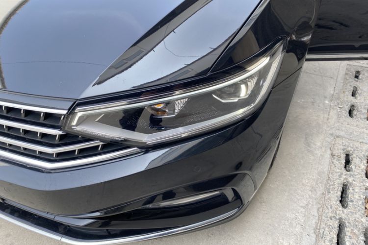 Used Volkswagen Magotan 2023 2 Million Units Limited Edition 330TSI DSG Leading Version Left Front Headlight