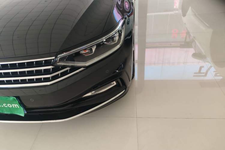 Used Volkswagen Magotan 2023 2 Million Units Commemorative Edition 330TSI DSG Luxury Version Left Front Headlight