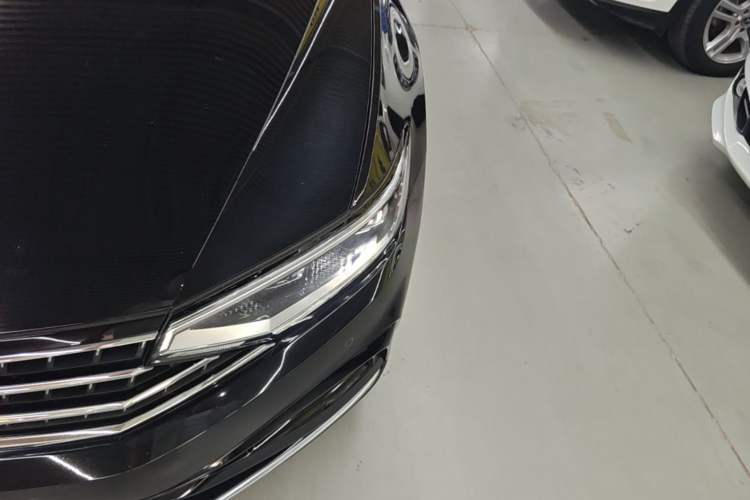 Used Volkswagen Magotan 2023 2 Million Units Commemorative Edition 330TSI DSG Luxury Version Left Front Headlight