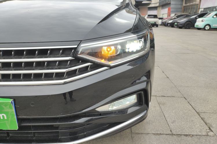 Used Volkswagen Magotan 2023 2 Million Units Limited Edition 330TSI DSG Leading Version Left Front Headlight